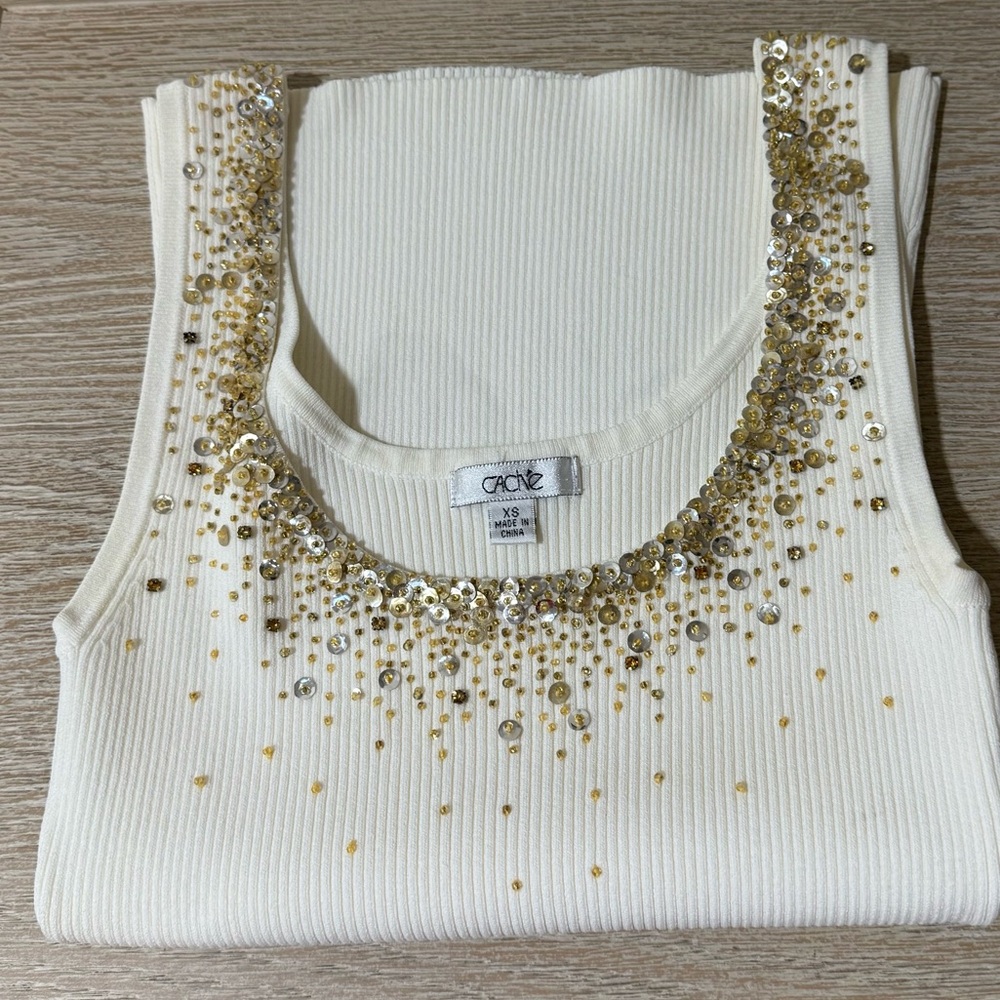 White Cache Top With Gold Sequence. - image 7